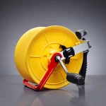 Eco carretel vacío amarillo.  San Miguel. Argentina.