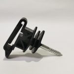 Aislador para cinta con tornillo