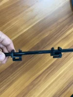 Poste / varilla de fibra de vidrio con aisladores ajustables para alambre y cinta - Altura total 110 cm. - Imagen 3